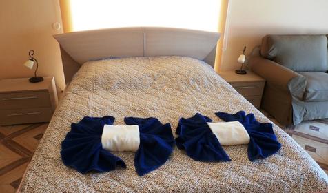 Трехместный комфорт. Коттеджи «Янтарь-Сервис», Темрюкский р-н, п. Веселовка