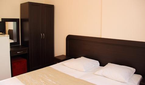 Двухместный номер со всеми удобствами. База отдыха Садко, п. Широкая Балка