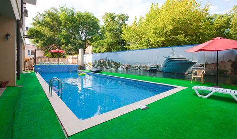 Бассейн. Гостевой комплекс Атриум, г. Геленджик, с. Дивноморское