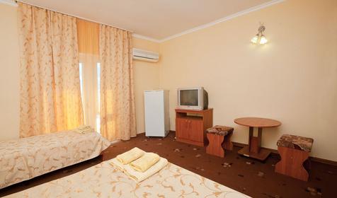 Трехместный стандарт с лоджией, гостиница Экватор, п. Лермонтово