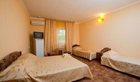 Люкс двухкомнатный с лоджией, гостиница Экватор, п. Лермонтово