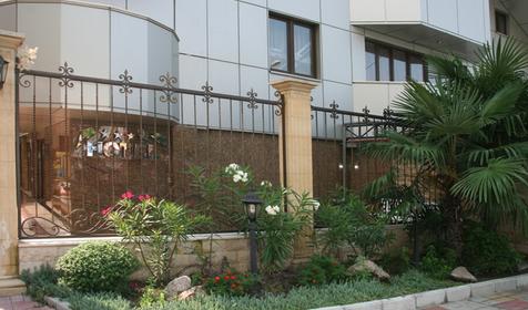 Двор, отель Дельфин, г. Сочи, п. Лазаревское