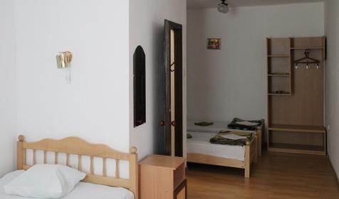 Трехместный номер Стандарт. Гостевой дом Южный, г. Анапа