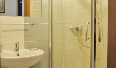 Санузел. Одноместный номер "Первая категория". Отель Отель Genoff (Женофф), г. Краснодар