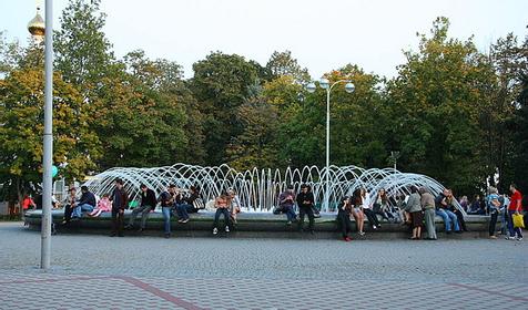 Фонтан в сквере имени им. Маршала Жукова