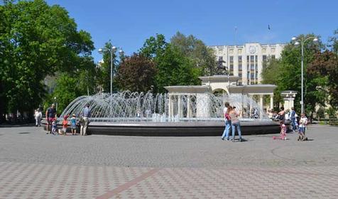 Фонтан в сквере имени им. Маршала Жукова