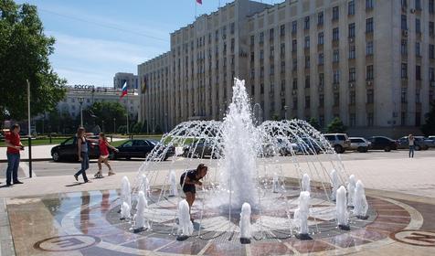 Фонтанный комплекс у Дома Книги