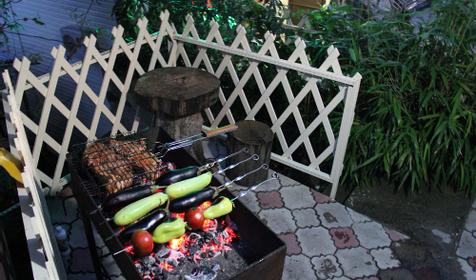 Во дворе. Гостевой дом Коралл, Туапсинский район, п. Ольгинка