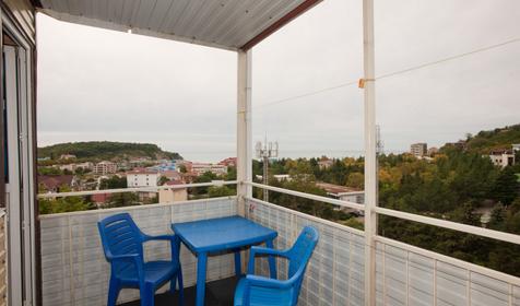 Балкон. Люкс двухкомнатный. Гостиница Люкс, п. Ольгинка