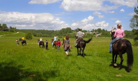 Конные прогулки. База отдыха Старая Мельница, п. Мостовской