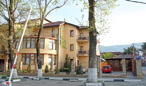 Гостиница У Платана, г. Геленджик