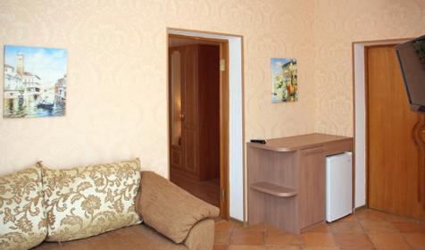 Номер Люкс. Гостиница У Платана, г. Геленджик