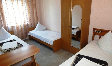Трехместный эконом. Частная гостиница Райский уголок, г. Сочи, п. Лоо