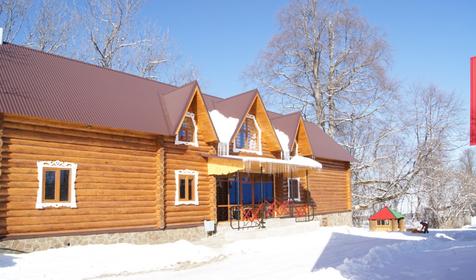 Туркомплекс Горное настроение, Майкопский район, 10 км к юго-западу от ст. Даховской