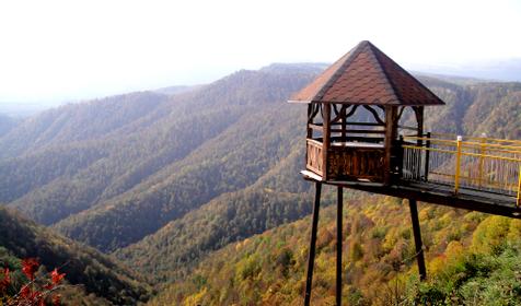 Туркомплекс Горное настроение, Майкопский район, 10 км к юго-западу от ст. Даховской