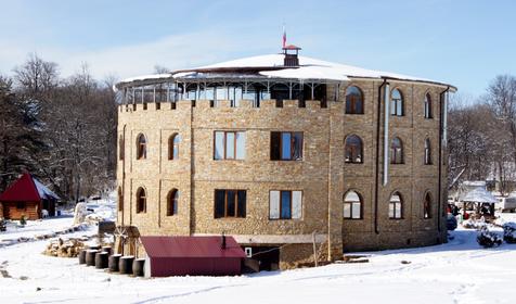 Туркомплекс Горное настроение, Майкопский район, 10 км к юго-западу от ст. Даховской