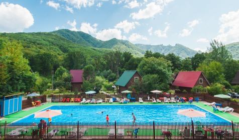 Бассейн. Туркомплекс "Горная деревня", Майкопский район, п. Никель