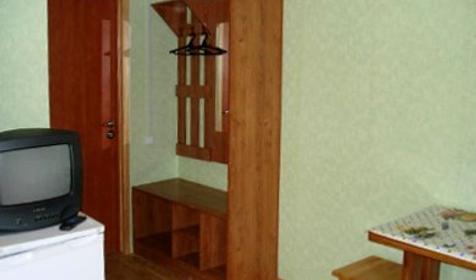 Трехместный с удобствами. Турбаза Горная, р-н Майкопский, п. Каменномостский