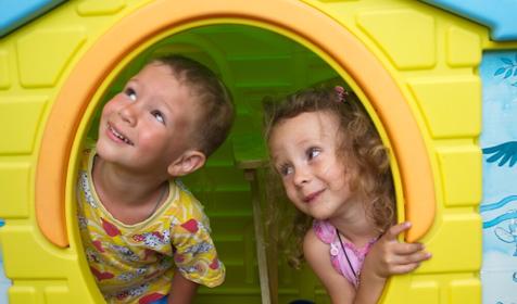 Детская площадка. Гостевой дом Песчаный берег, г. Ейск