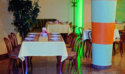 Кафе-пиццерия. Гостиница Версаль, г. Армавир