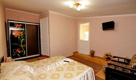 Двухкомнатный люкс с балконом. Отель Райское местечко, г. Сочи, Лазаревский район, п. Лазаревское