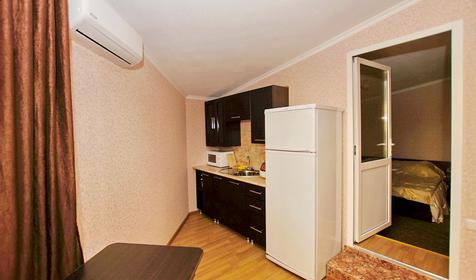 Двухкомнатный люкс с балконом и кухней. Отель Райское местечко, г. Сочи, Лазаревский район, п. Лазаревское