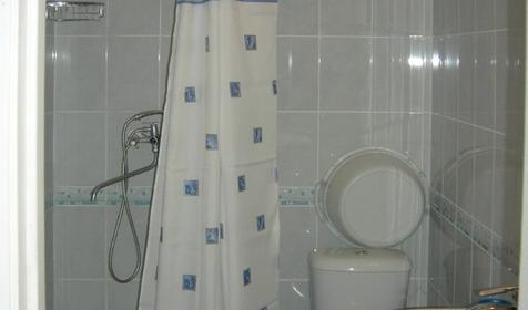 Трехместный номер. Гостиница "Лазурная плюс", п. Лазаревское