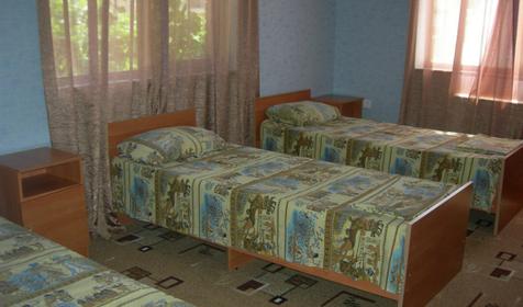 Трехместный номер. Гостиница "Лазурная плюс", п. Лазаревское