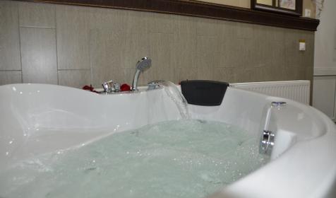 Джакузи в фитосауне. Гостиница ATLAS, г. Краснодар