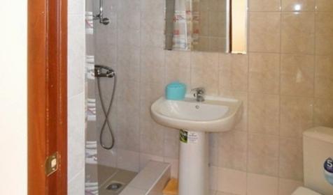 Ванная комната Номер трехместный с удобствами Отель Ладья, г. Геленджик