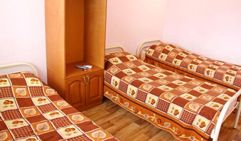 Трехместный номер. Мини-гостиница В гостях у гномов, г. Ейск