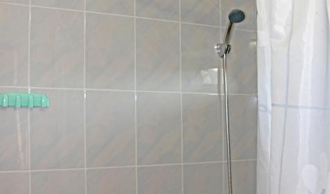 Душ. Мини-гостиница В гостях у гномов, г. Ейск