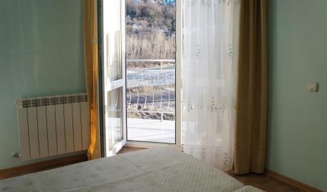 Двухместный стандарт с кондиционером, 1 корпус. Гостевой дом "Скарлетт", г. Сочи, Лазаревский район, п. Лазаревское