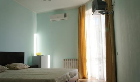 Двухместный стандарт с кондиционером, 1 корпус. Гостевой дом "Скарлетт", г. Сочи, Лазаревский район, п. Лазаревское