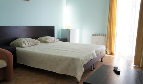 Двухместный стандарт с кондиционером, 1 корпус. Гостевой дом "Скарлетт", г. Сочи, Лазаревский район, п. Лазаревское