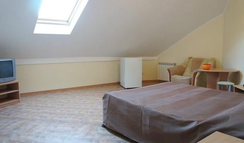 Двухместный номер мансарда. Гостевой дом "Скарлетт", г. Сочи, Лазаревский район, п. Лазаревское