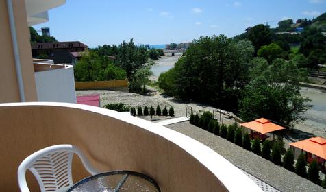 Гостевой дом "Адмирал", п. Небуг