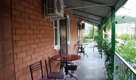 Двор. Гостевой дом "Эдем", п. Ольгинка