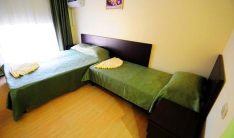 Трехместный полулюкс. Гостевой дом "Волга", кп. Витязево