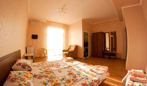 Трехместный стандарт. Гостевой дом Селини, г. Анапа, п. Джемете