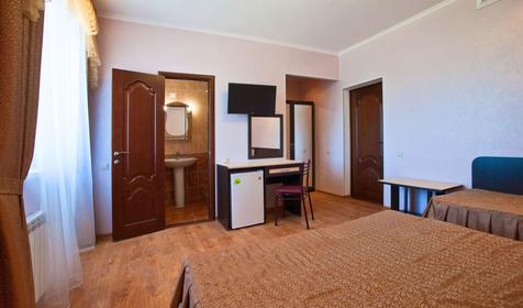 Трехместный стандарт. Гостевой дом Лев, г. Анапа, п. Сукко