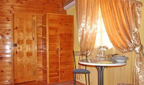 Трехместный полулюкс Гостевой дом Азов-сокол, ст-ца Голубицкая