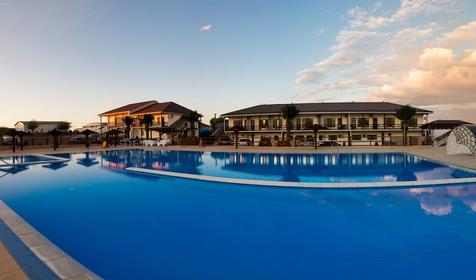 Бассейн. Пансионат "Tizdar Family Resort & Spa 5*", пос. За Родину