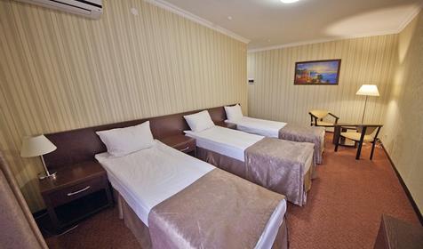 Номер Трехместный стандарт. Отель "Фаворит", г. Геленджик