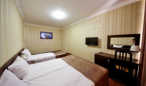 Номер Трехместный стандарт с балконом. Отель "Фаворит", г. Геленджик