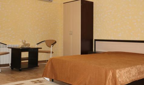 Трехместный улучшенный стандарт. Гостиница "Адэль", г. Геленджик, с. Архипо-Осиповка