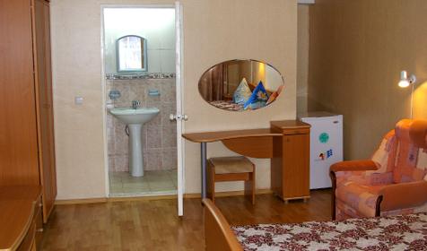 Полулюкс. Гостиница "Приморская", пос. Небуг