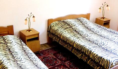 Трехместный номер. Отель "Русалочка", п. Агой