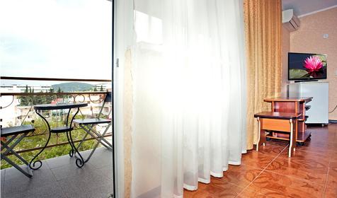 Трехместный стандарт частной гостиницы Уют, г. Сочи, Адлер