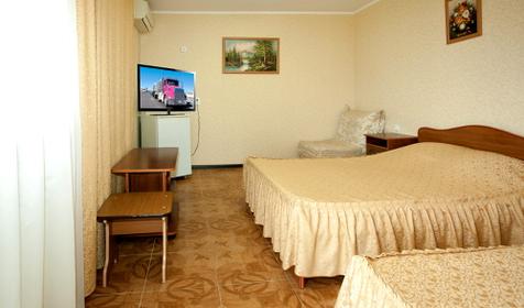 Трехместный стандарт частной гостиницы Уют, г. Сочи, Адлер